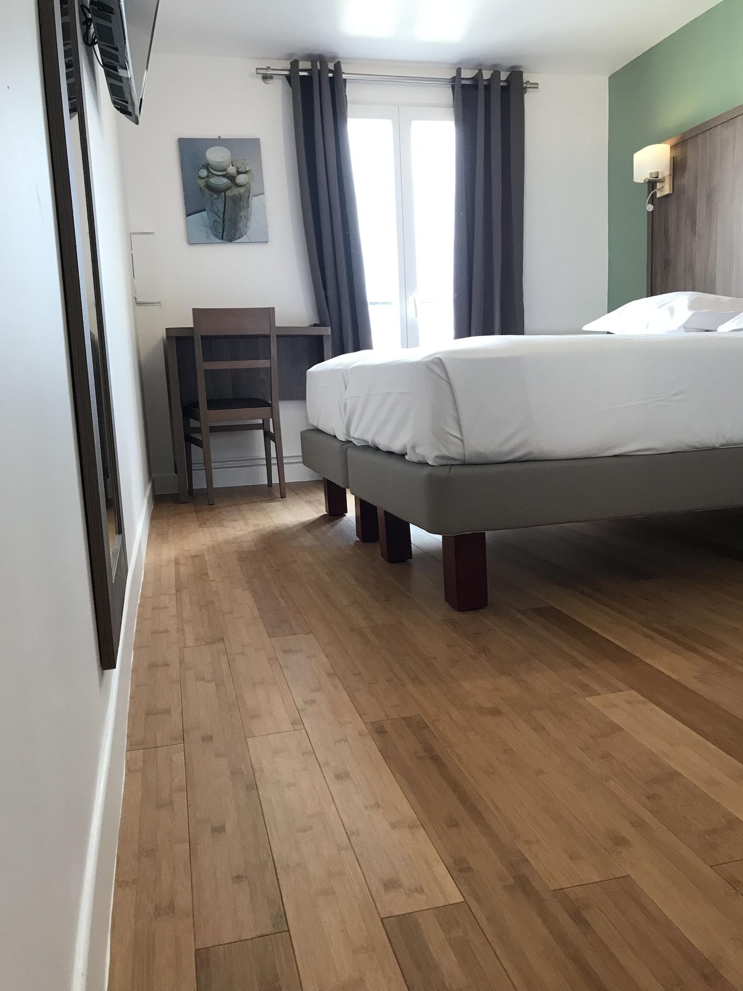 Luxelthe Paris