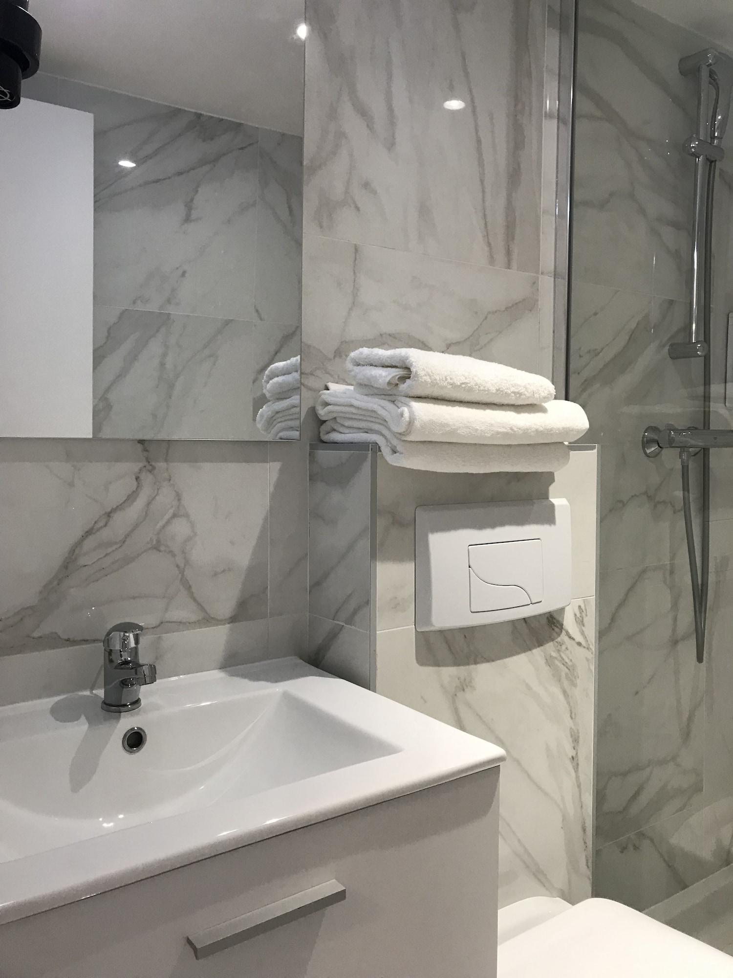 Luxelthe Hotel Paris
