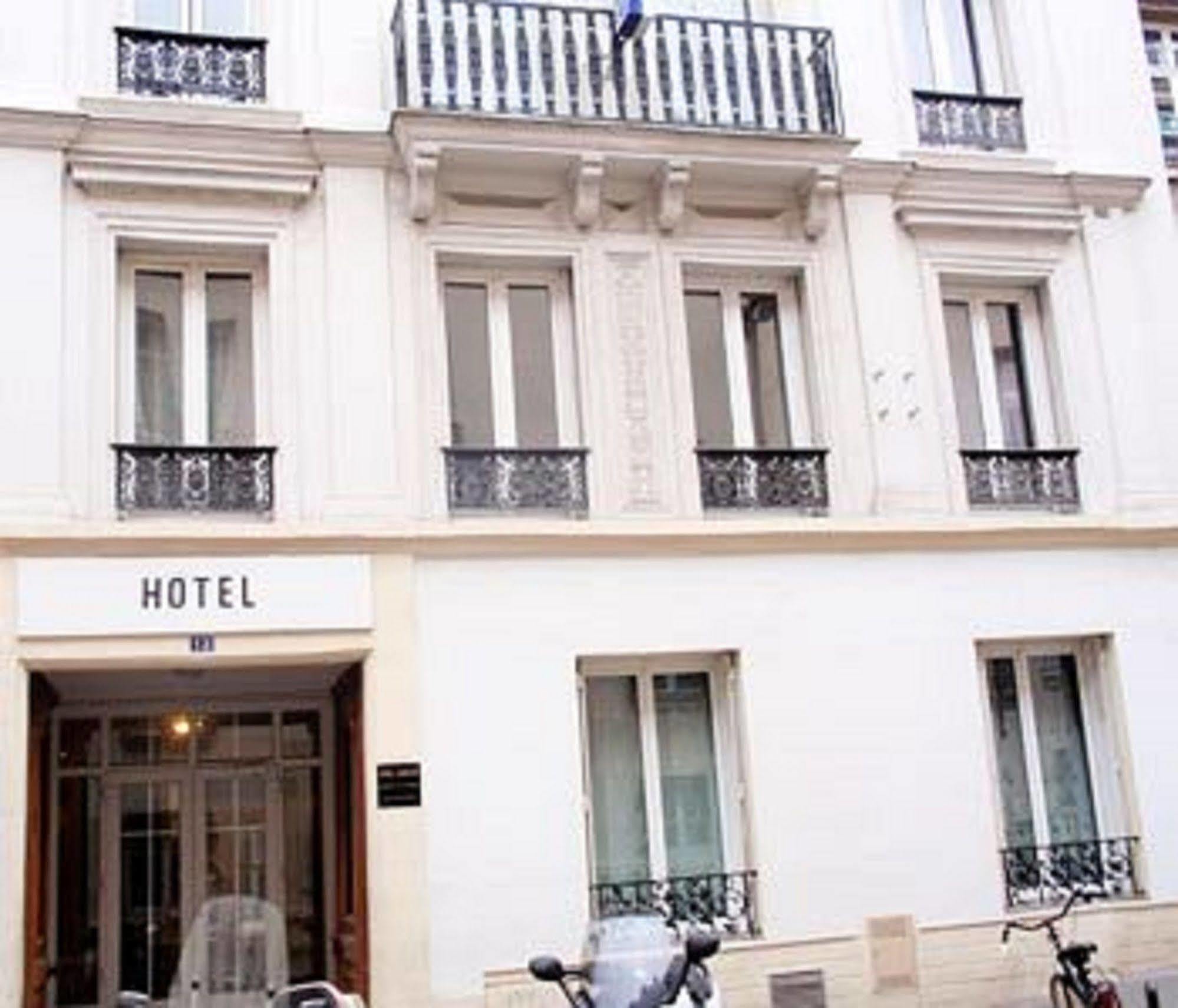 Luxelthe 2* Parigi