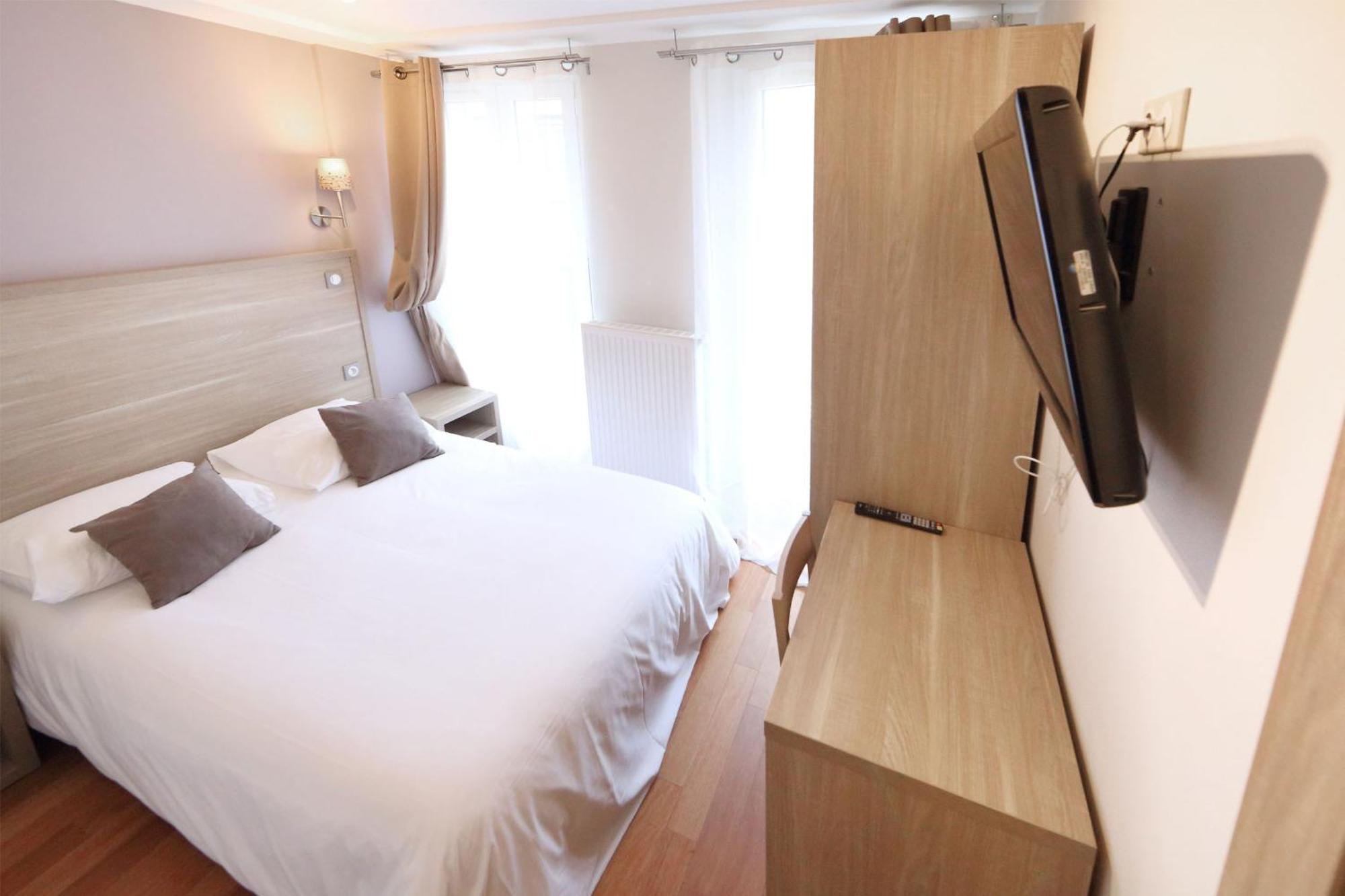 Luxelthe Paris